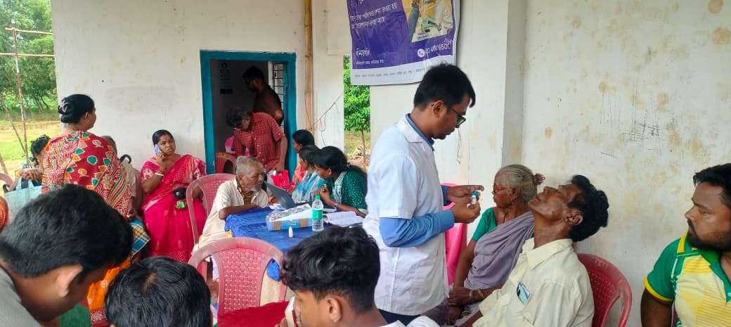 🏥 নবারুণ সংঘের বিনামূল্যে চোখ পরীক্ষা